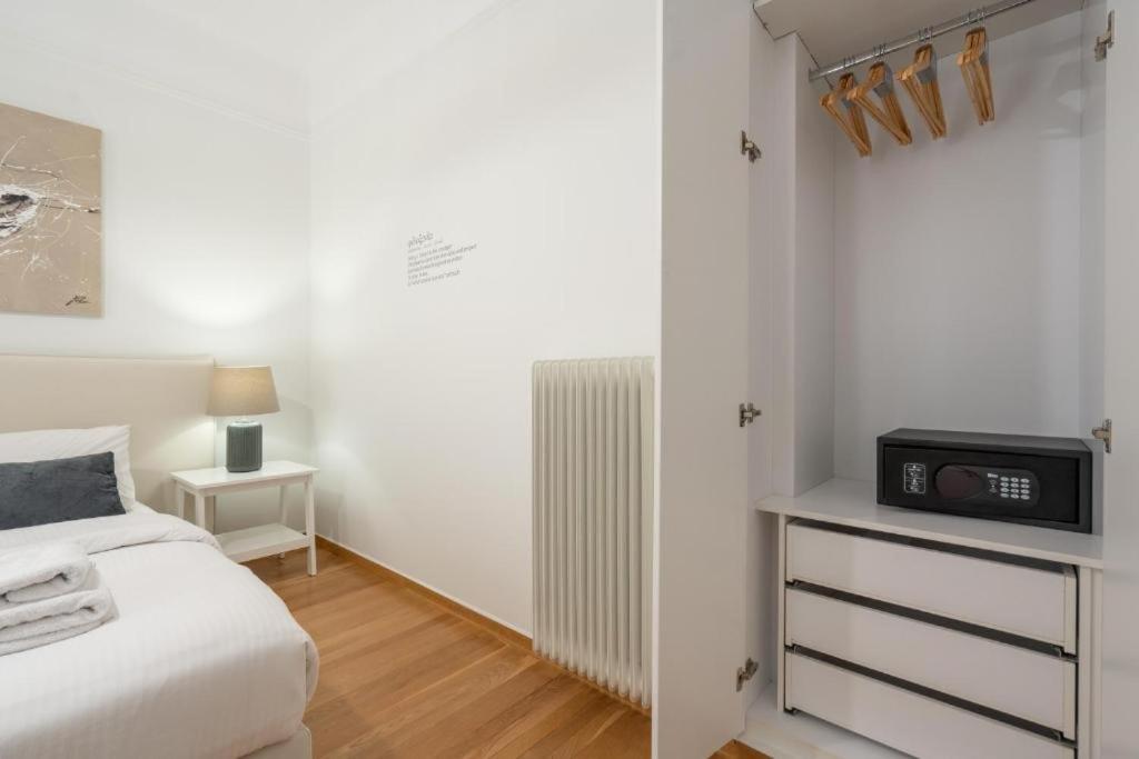 Vibrant Urban Getaway: Modern 1-Bedroom Near Bars, Parks, And Metro Atenas Exterior foto